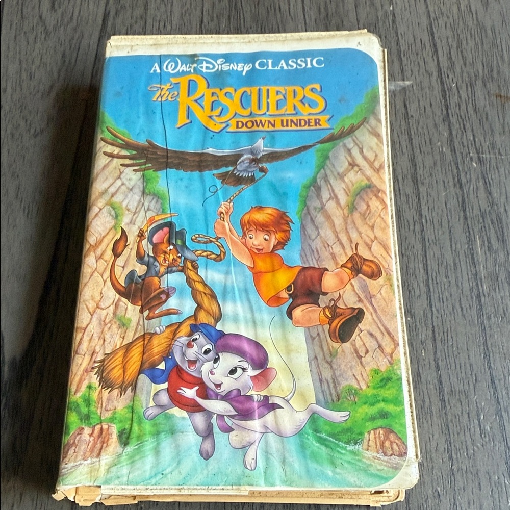 Walt Disney Classic The Rescuers Down Under VHS
